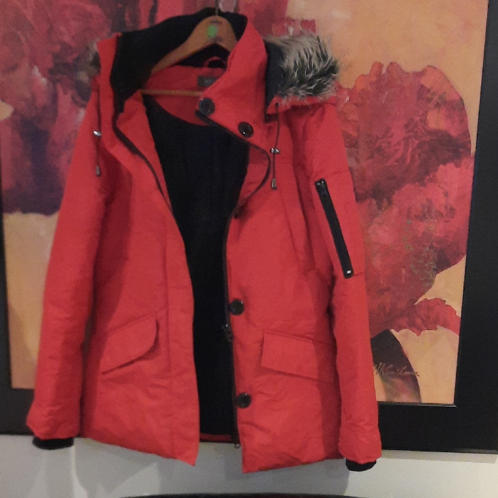 Women's Red Fur-Trimmed Thick Warm Winter Hooded Jacket Coat Suzy Shier Medium